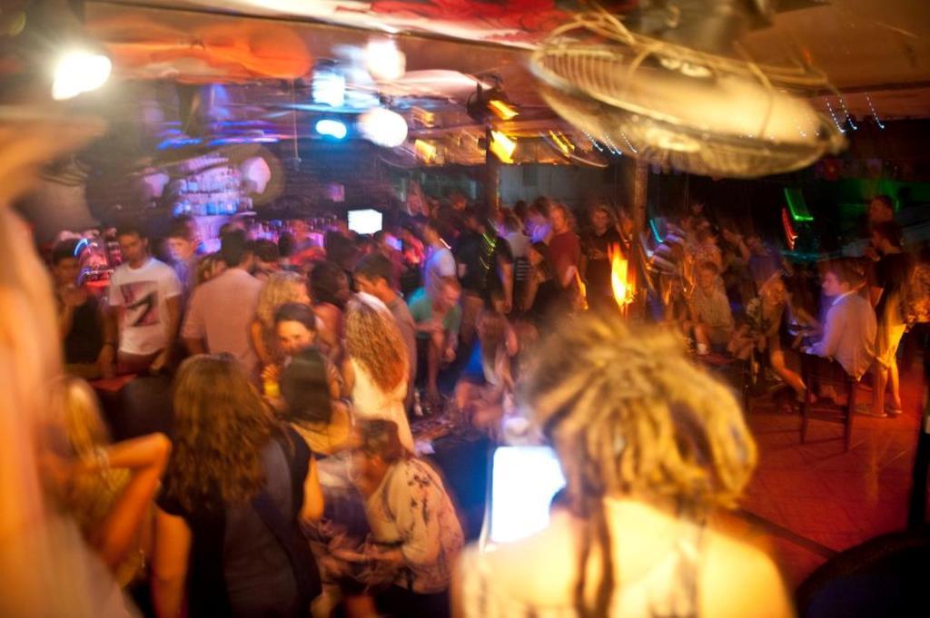 Top Banana Guesthouse & Rooftop Bar Phnom Penh Luaran gambar