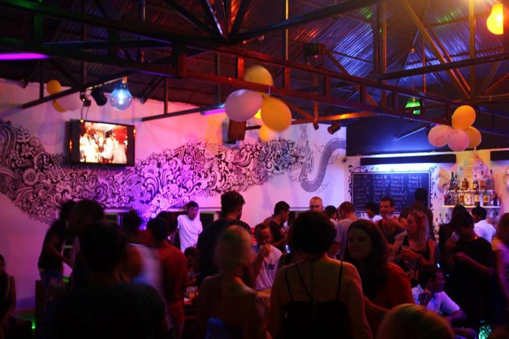 Top Banana Guesthouse & Rooftop Bar Phnom Penh Luaran gambar