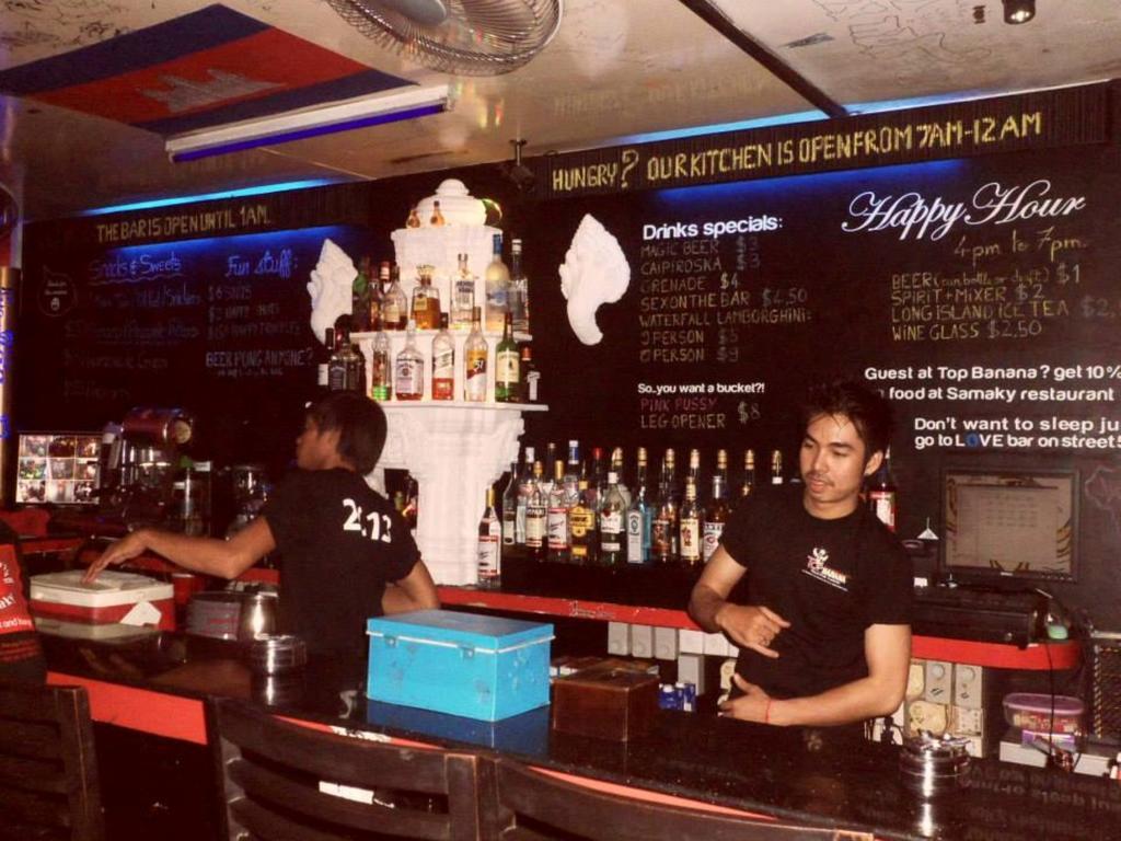 Top Banana Guesthouse & Rooftop Bar Phnom Penh Luaran gambar