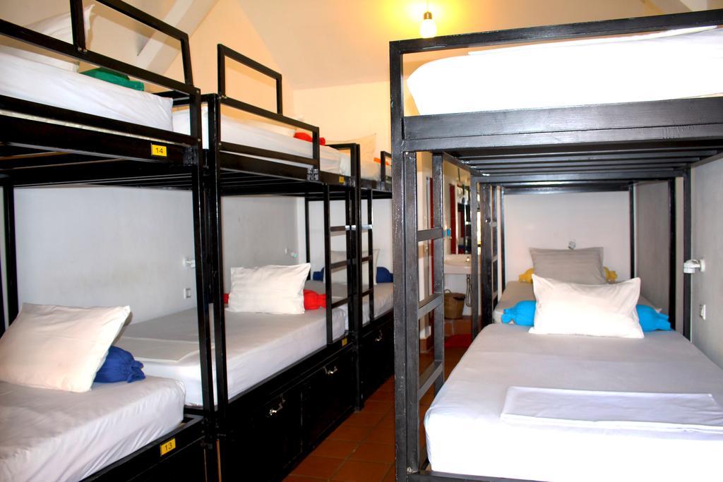 Top Banana Guesthouse & Rooftop Bar Phnom Penh Luaran gambar