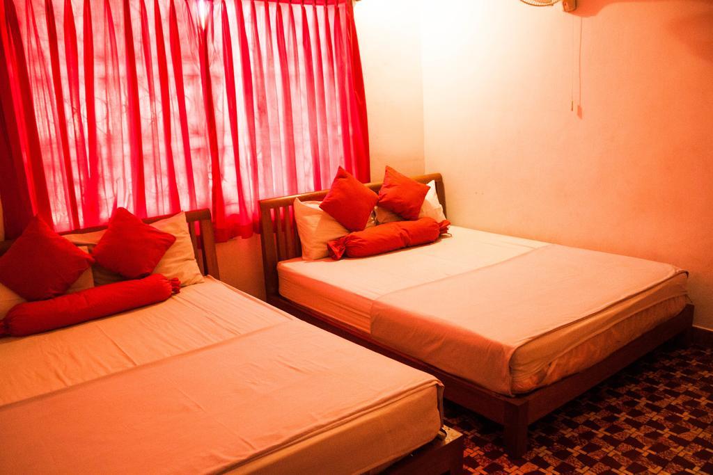 Top Banana Guesthouse & Rooftop Bar Phnom Penh Luaran gambar
