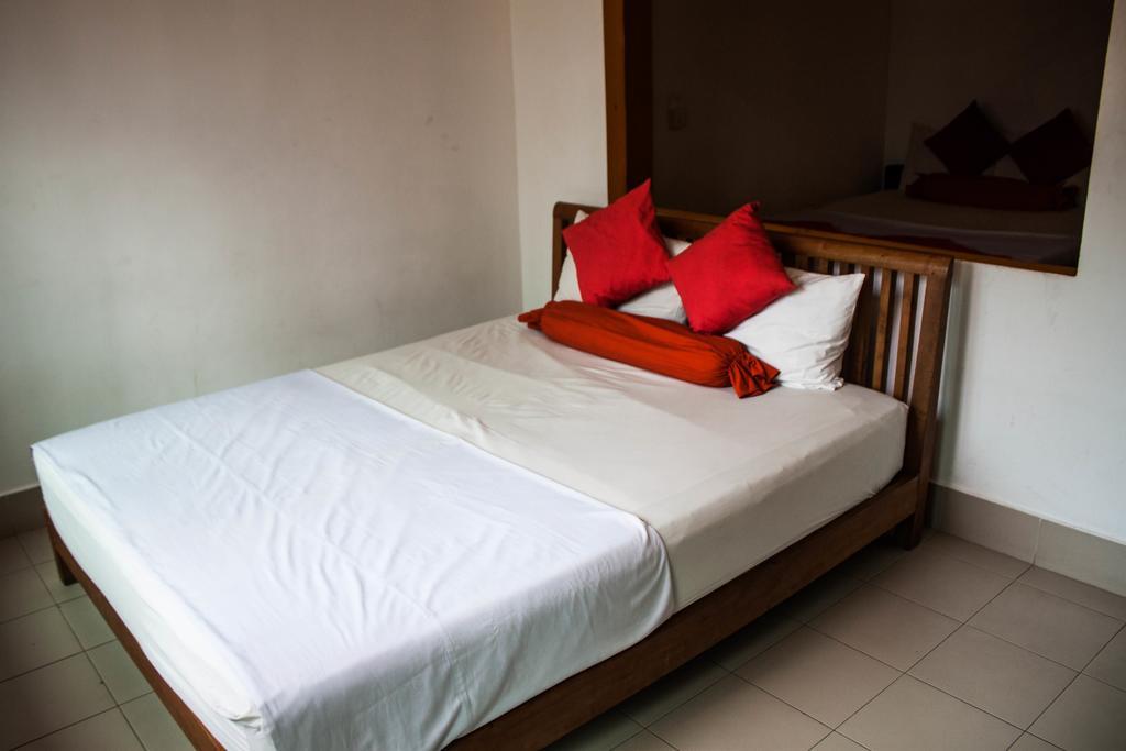 Top Banana Guesthouse & Rooftop Bar Phnom Penh Luaran gambar