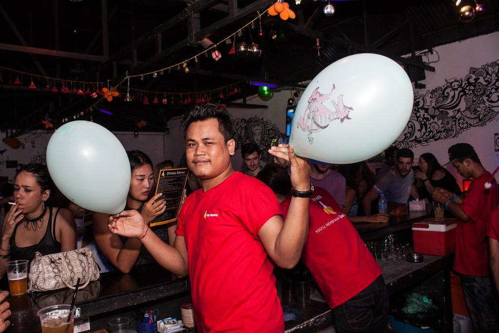Top Banana Guesthouse & Rooftop Bar Phnom Penh Luaran gambar